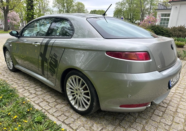 Alfa Romeo GT cena 10900 przebieg: 259000, rok produkcji 2004 z Kutno małe 596